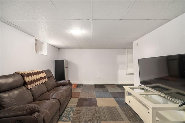 9501 Riggs Street, Overland Park, KS 66212