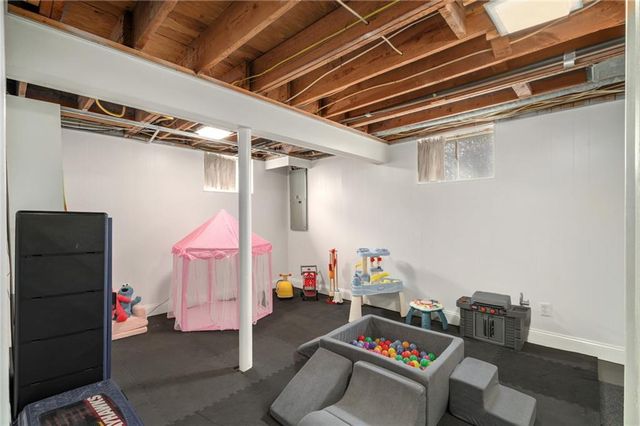 9501 Riggs Street, Overland Park, KS 66212