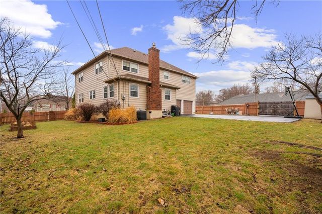 9501 Riggs Street, Overland Park, KS 66212