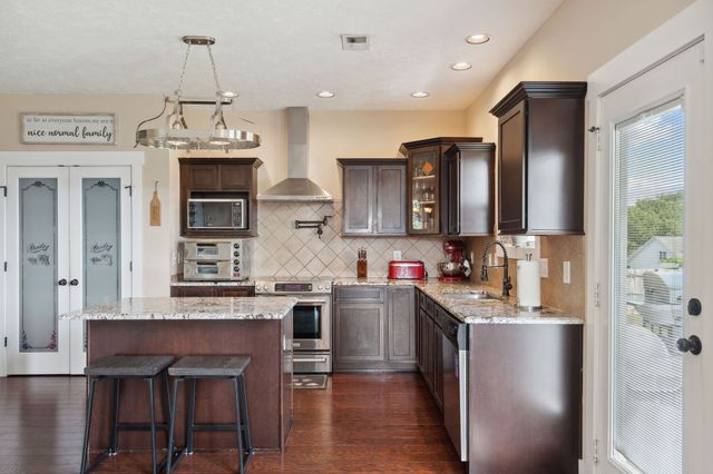 713 Elm St, Clarksville, TN 37040