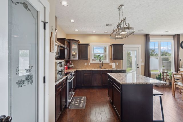 713 Elm St, Clarksville, TN 37040