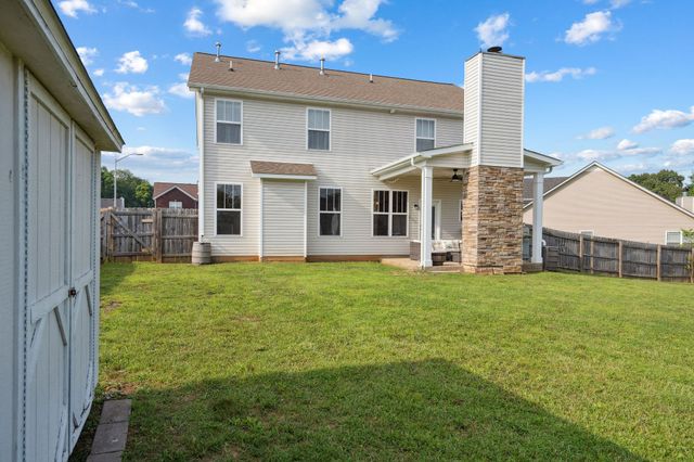 713 Elm St, Clarksville, TN 37040
