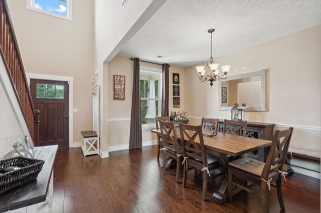 713 Elm St, Clarksville, TN 37040