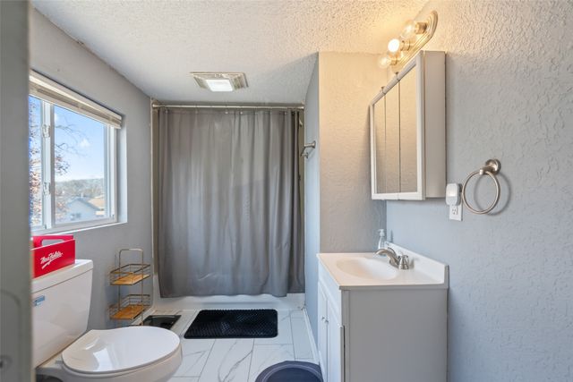 822 E 29th Street, Des Moines, IA 50317