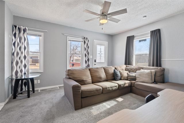 822 E 29th Street, Des Moines, IA 50317