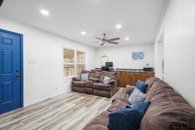 16883 County Road 4104, Lindale, TX 75771