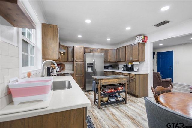 16883 County Road 4104, Lindale, TX 75771