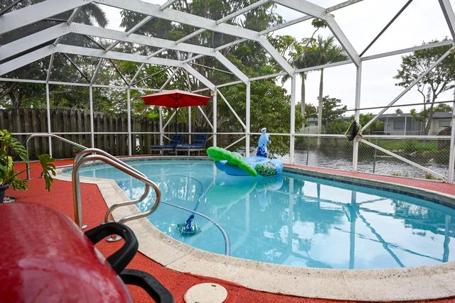 8610 NW 27th Place, Sunrise, FL 33322