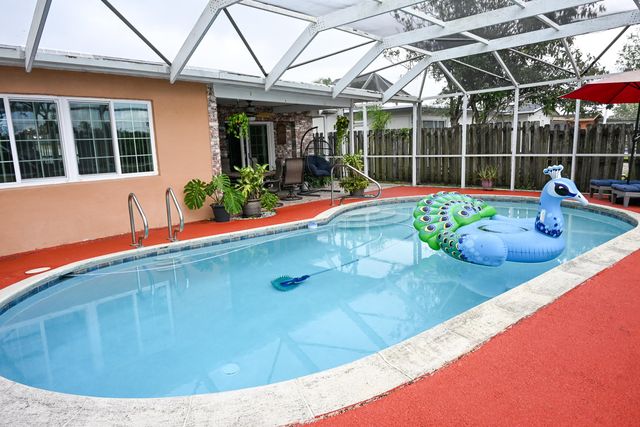 8610 NW 27th Place, Sunrise, FL 33322