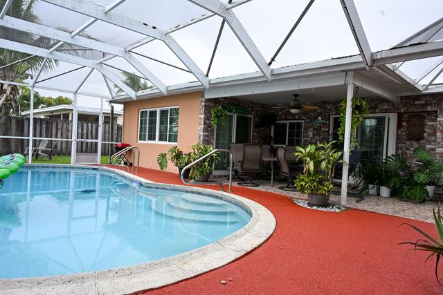 8610 NW 27th Place, Sunrise, FL 33322