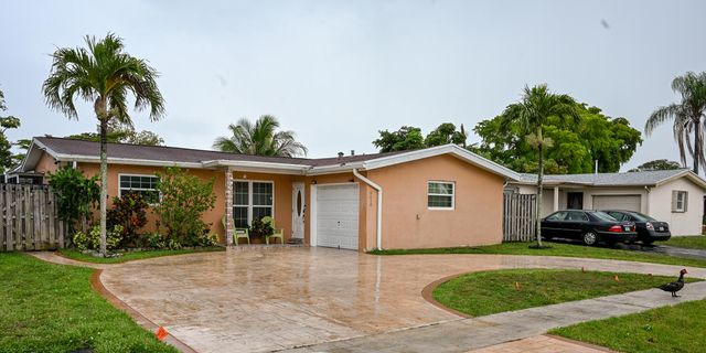 8610 NW 27th Place, Sunrise, FL 33322