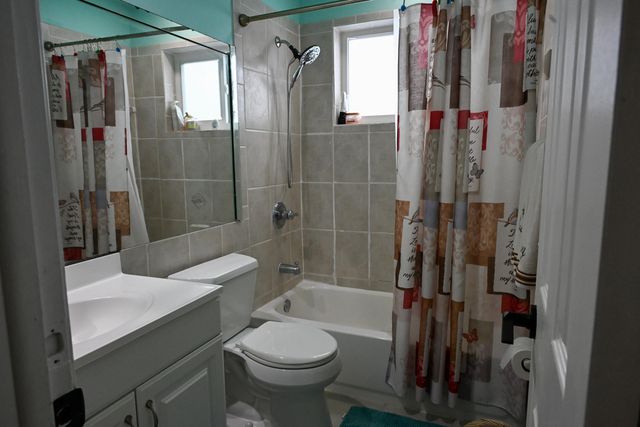 8610 NW 27th Place, Sunrise, FL 33322