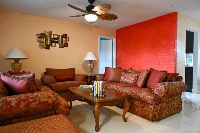 8610 NW 27th Place, Sunrise, FL 33322