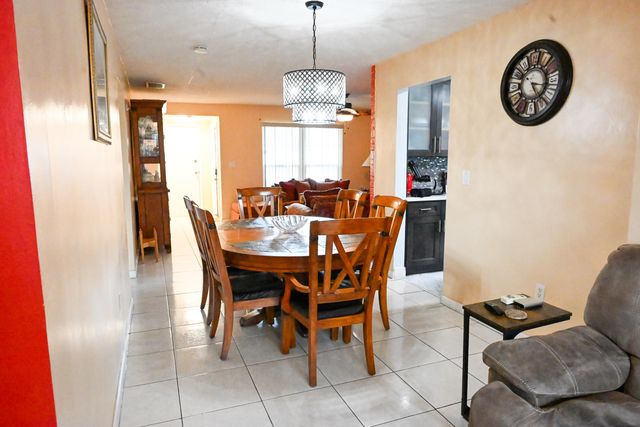 8610 NW 27th Place, Sunrise, FL 33322