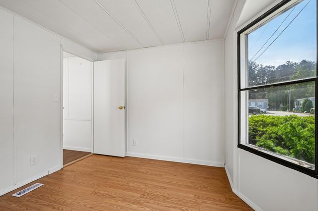 37 Thistle Way, Manchester, NH 03109
