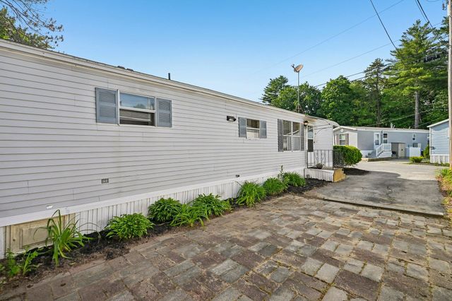 37 Thistle Way, Manchester, NH 03109