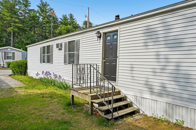 37 Thistle Way, Manchester, NH 03109