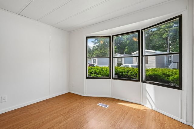 37 Thistle Way, Manchester, NH 03109