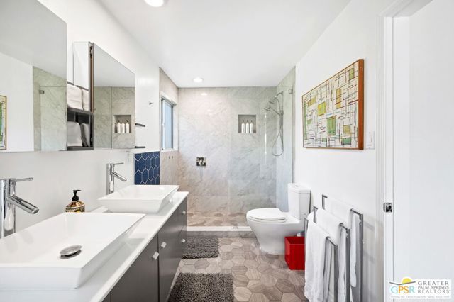 1572 N Riverside Drive, Palm Springs, CA 92264