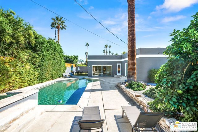 1572 N Riverside Drive, Palm Springs, CA 92264