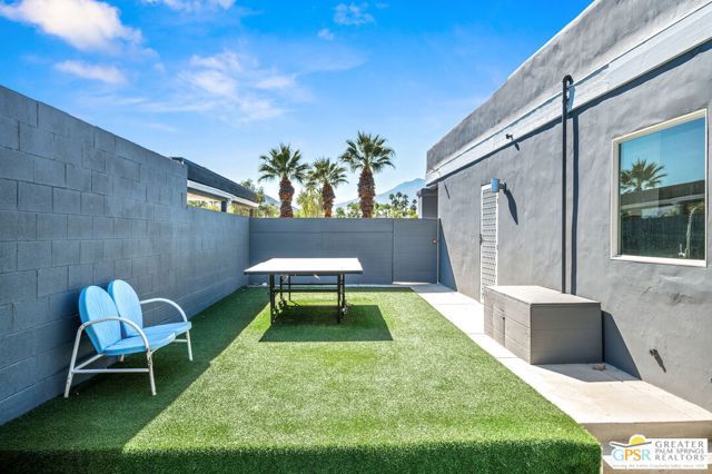 1572 N Riverside Drive, Palm Springs, CA 92264