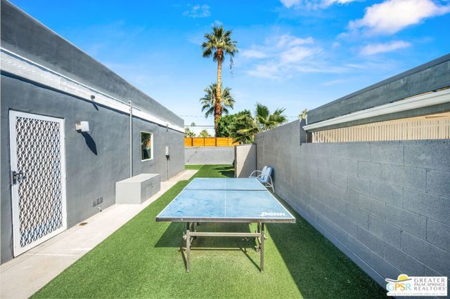 1572 N Riverside Drive, Palm Springs, CA 92264