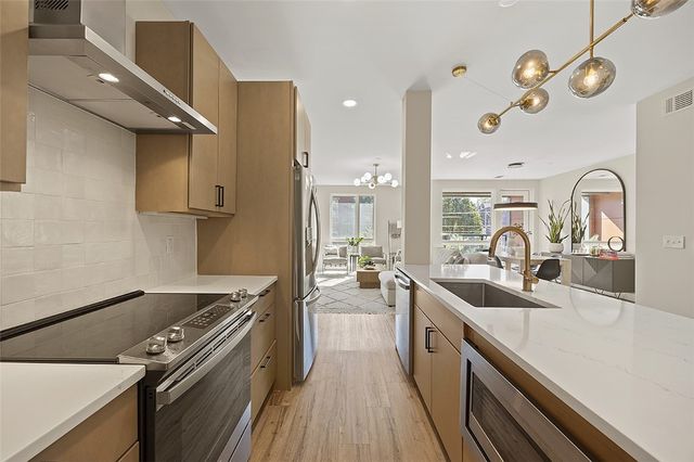 3725 Butler St 302, Lawrenceville, PA 15201