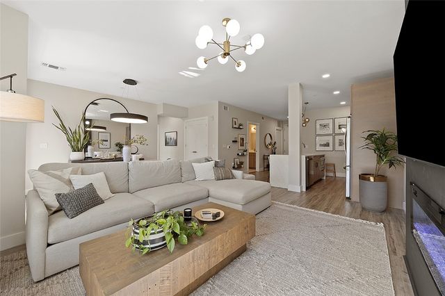 3725 Butler St 302, Lawrenceville, PA 15201