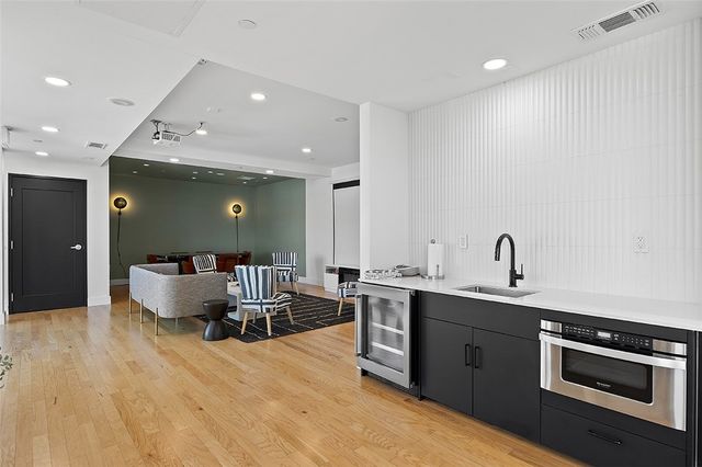 3725 Butler St 302, Lawrenceville, PA 15201