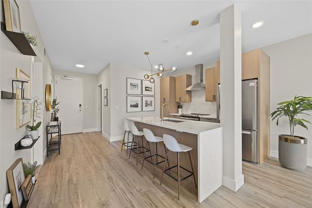 3725 Butler St 302, Lawrenceville, PA 15201