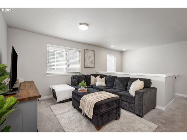 2763 Sw MAYCREST Ter, Beaverton, OR 97003