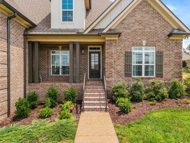 1121 Joe Martin Ln, Lebanon, TN 37087