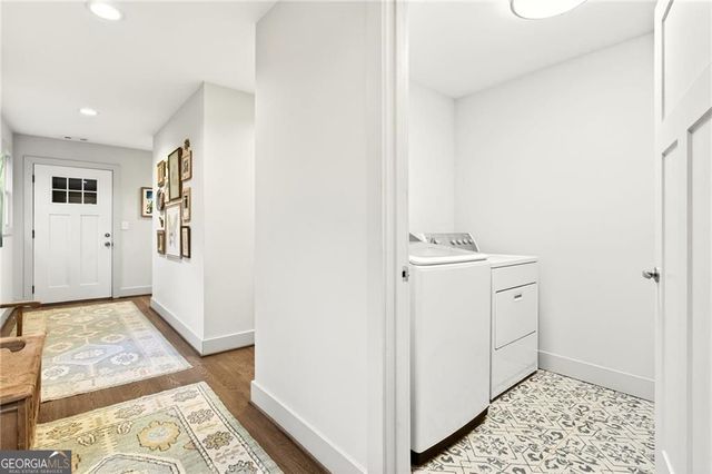 953 Sharon Circle SE, Smyrna, GA 30080