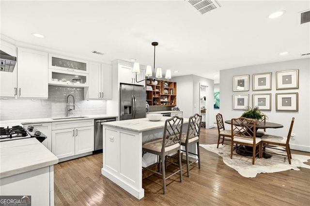 953 Sharon Circle SE, Smyrna, GA 30080