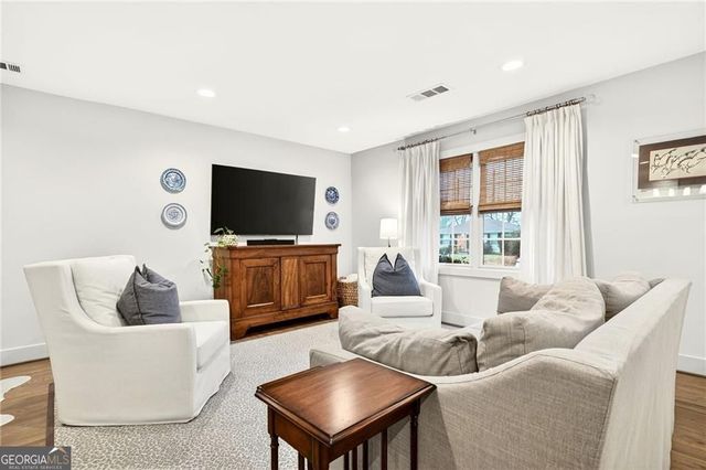 953 Sharon Circle SE, Smyrna, GA 30080