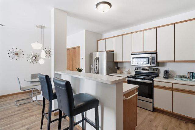 8449 Cortland Road, Eden Prairie, MN 55344