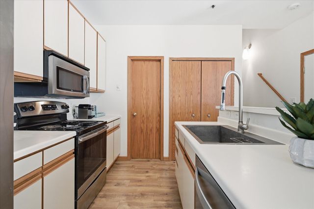 8449 Cortland Road, Eden Prairie, MN 55344