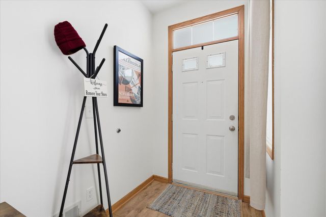 8449 Cortland Road, Eden Prairie, MN 55344