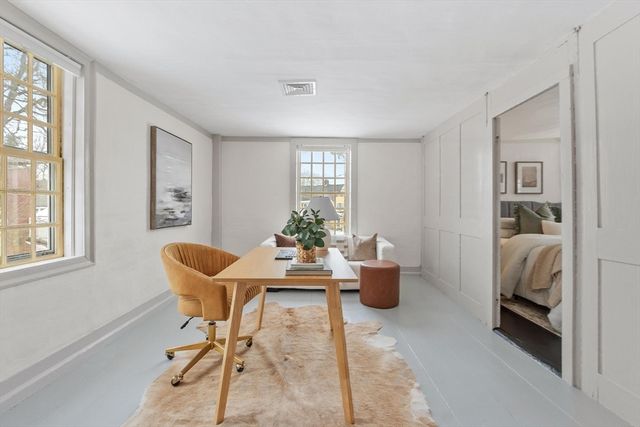 5 Lowell St 5, Carlisle, MA 01741