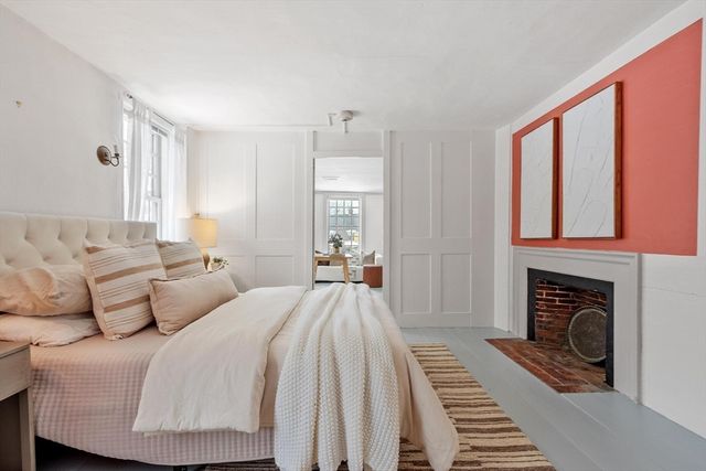 5 Lowell St 5, Carlisle, MA 01741