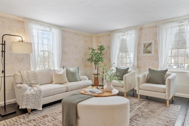 5 Lowell St 5, Carlisle, MA 01741