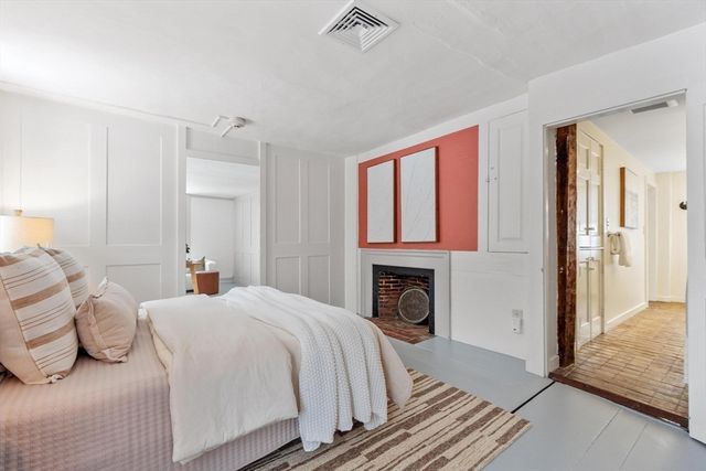 5 Lowell St 5, Carlisle, MA 01741