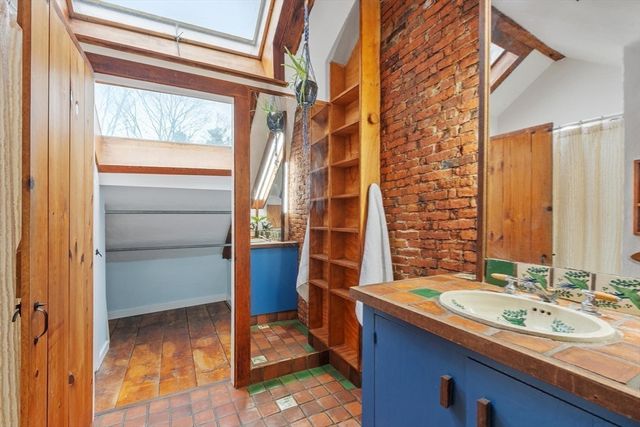 5 Lowell St 5, Carlisle, MA 01741