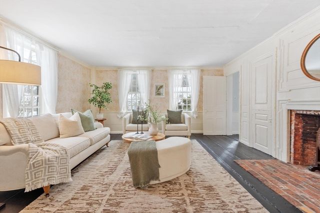 5 Lowell St 5, Carlisle, MA 01741