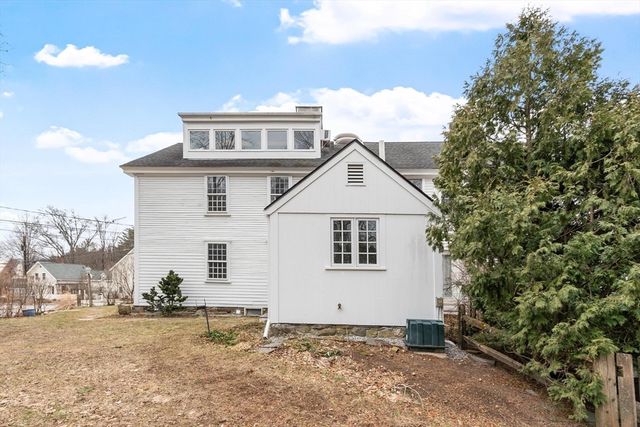 5 Lowell St 5, Carlisle, MA 01741