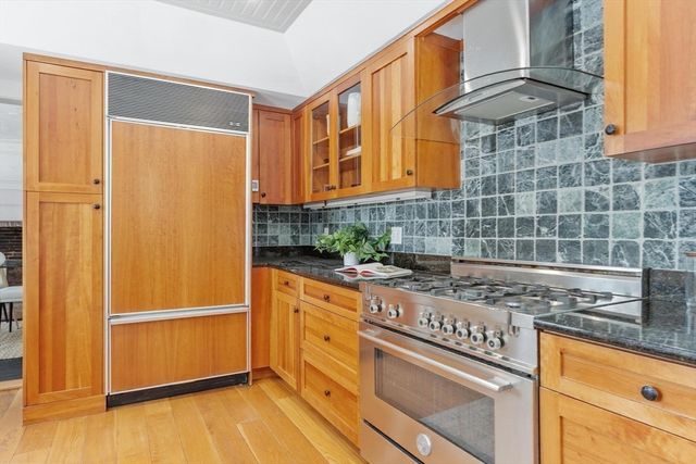 5 Lowell St 5, Carlisle, MA 01741