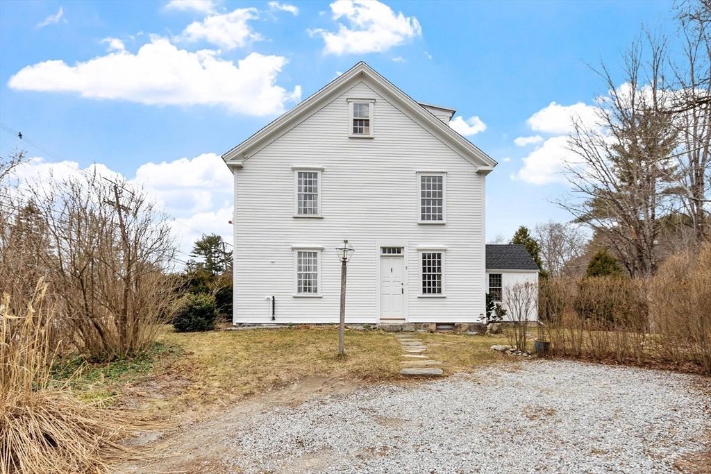 5 Lowell St 5, Carlisle, MA 01741