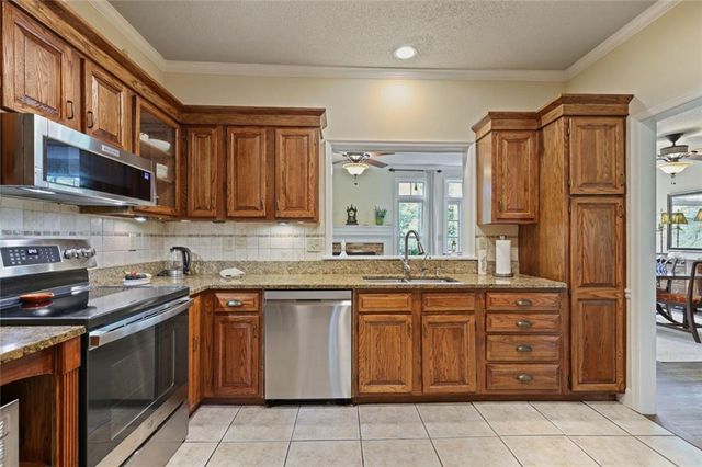 175 Riverview Trail, Roswell, GA 30075