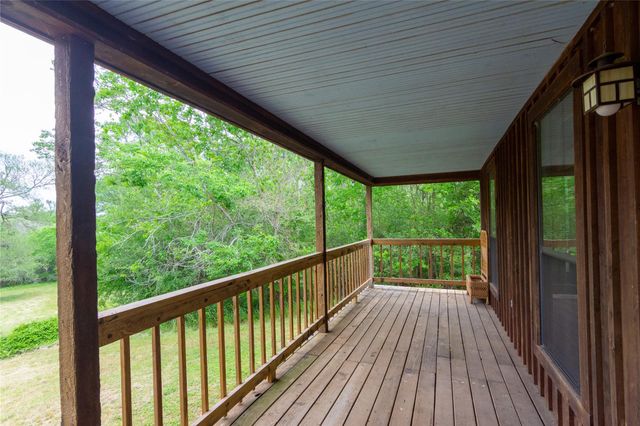 2874 Fm 1704, Elgin, TX 78621