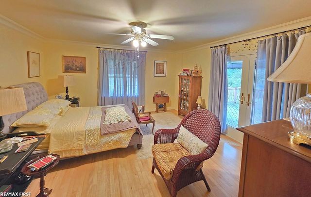 543 Vernier Road, Grosse Pointe Woods, MI 48236